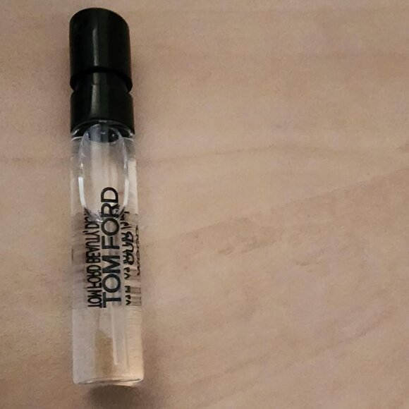 Tom Ford Oud Wood sample size 2ml - Picture 3 of 3